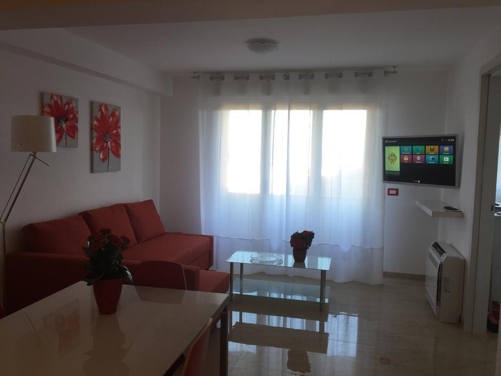 Baia Giardini Apartments Giardini Naxos Exterior foto